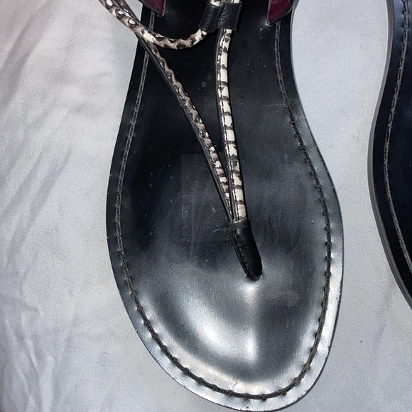 Coach Clarkson Leather Black White Snakeskin Print Thong Sandals size 9B - Picture 8 of 16